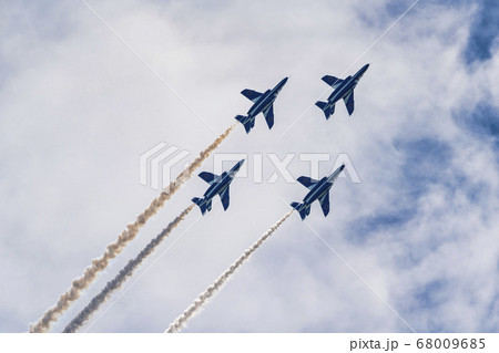 松島基地のブルーインパルス 宮城県東松島市の写真素材