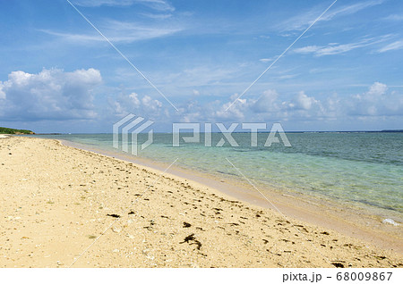 沖縄県　西表島の中野海岸 68009867