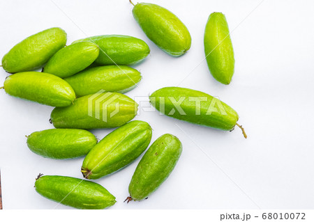 Averrhoa bilimbi fruit 68010072