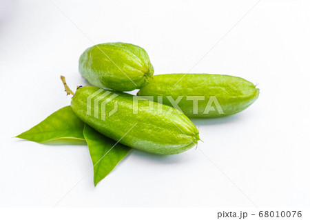 Averrhoa bilimbi fruit 68010076