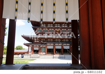 薬師寺　中門から金堂を望む 68011102