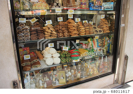 ベネチアの甘い誘惑が集まったお菓子屋さん 68011617