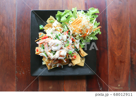 fried wonton and shrimp salad 68012911