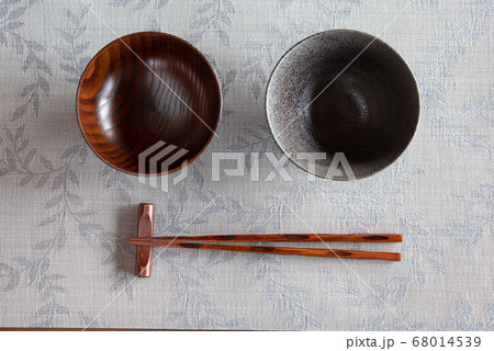 Traditional japanese tableware on plate mat 68014539
