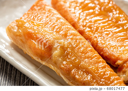 鮭ハラスの塩焼き。 鮭ハラスの塩焼き。 68017477