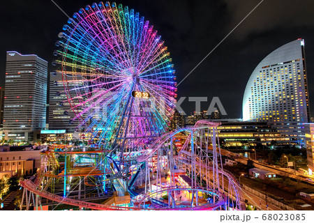 横浜 みなとみらいの夜景 ワールドポーターズ の写真素材