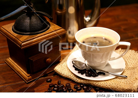 コーヒー 68023111