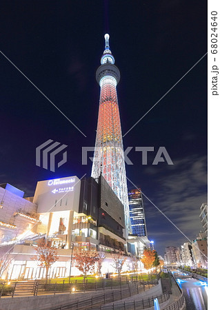 【東京都】 東京スカイツリー (ライトアップ) 【東京都】 東京スカイツリー (ライトアップ) 68024640