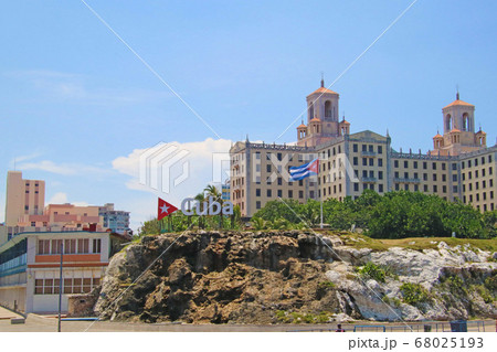キューバ・ハバナの街並み Scenery in Havana Cuba キューバ・ハバナの街並み Scenery in Havana Cuba 68025193