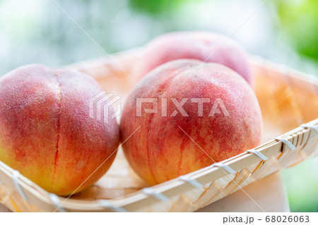 桃　物撮り 68026063