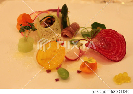 結婚式のコース料理 68031840