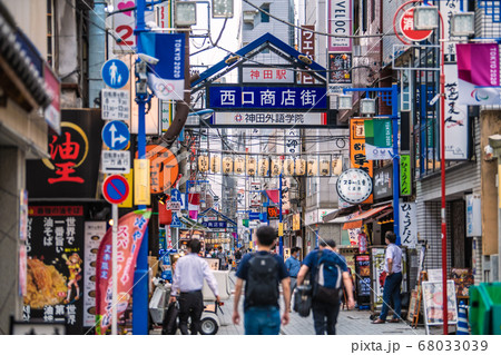 日本の東京都市景観 驚愕新たに472人・神田駅前の西口商店街などを望む…=8月1日 日本の東京都市景観 驚愕新たに472人・神田駅前の西口商店街などを望む…=8月1日 68033039