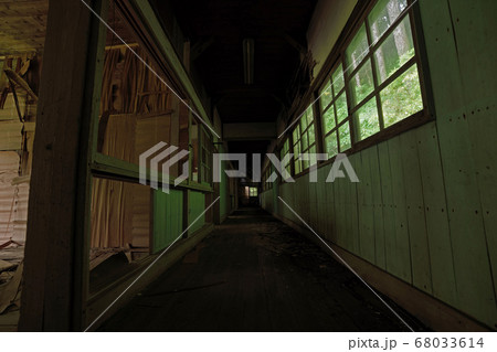 小中学校の廃墟 68033614