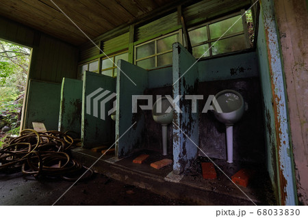 小中学校の廃墟 小中学校の廃墟 68033830