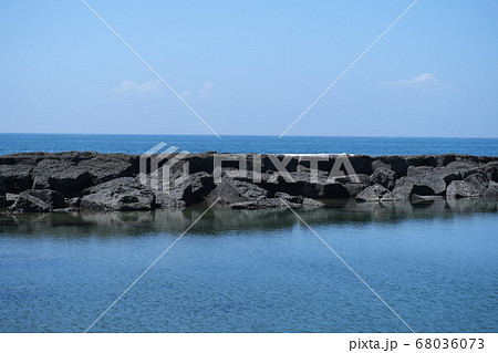 番所鼻公園の波受け溶岩 68036073