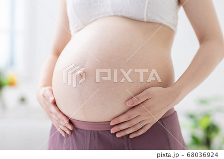 妊娠　臨月　男の子 68036924