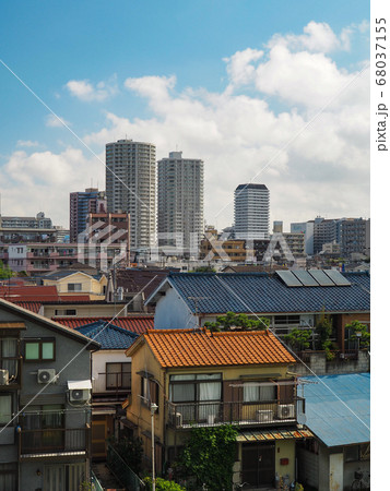 川口市の高層マンション群 68037155