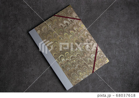 カルトナージュ　マーブル紙のシックなバインダー 68037618