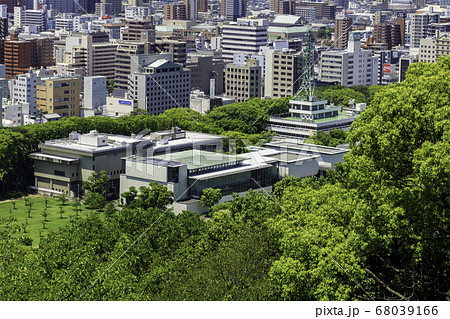 松山城　愛媛県立美術館　愛媛県立図書館　愛媛県松山市 68039166