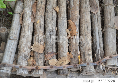 Wood flooring and wood boards. Wood flooring and wood boards. 68039220