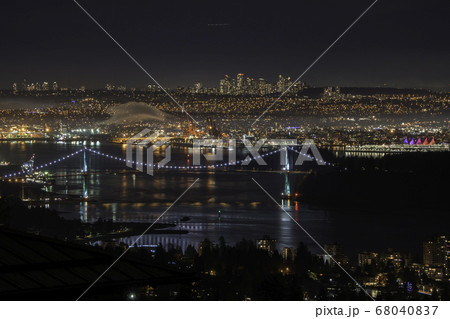 バンクーバーの都市夜景 68040837