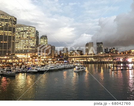 オーストラリアのシドニーの船着場 68042760