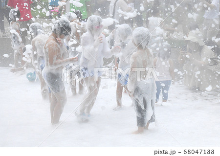 泡まみれの子供達 68047188