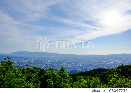 龍王山から奈良盆地の眺め（奈良県天理市） 68047232