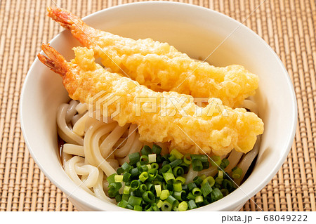 天ぷら(海老天2本)ぶっかけうどん。 68049222