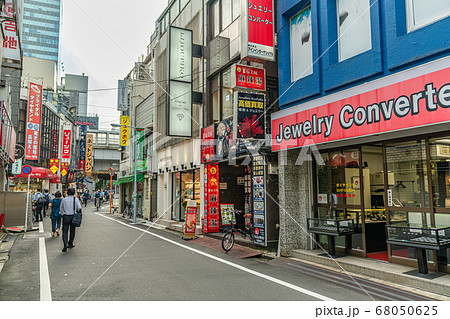 東京の都市風景 日本唯一の宝飾問屋街 御徒町駅周辺の風景 東京の都市風景 日本唯一の宝飾問屋街 御徒町駅周辺の風景 68050625