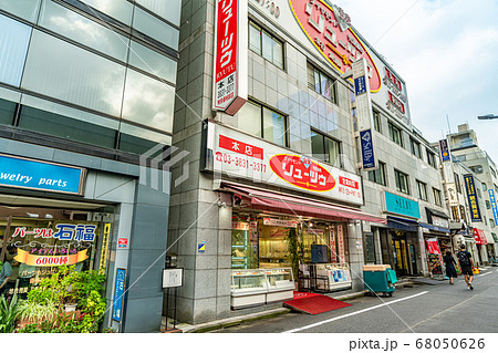東京の都市風景 日本唯一の宝飾問屋街 御徒町駅周辺の風景 東京の都市風景 日本唯一の宝飾問屋街 御徒町駅周辺の風景 68050626