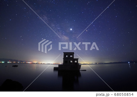片島魚雷発射試験場跡「新観測所跡」と天の川 片島魚雷発射試験場跡「新観測所跡」と天の川 68050854