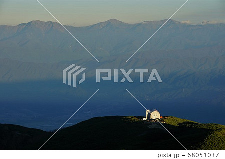 中央アルプスの檜尾岳避難小屋と南アルプス 68051037