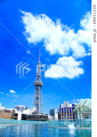 名古屋市、水の宇宙船とテレビ塔の風景 名古屋市、水の宇宙船とテレビ塔の風景 68051330