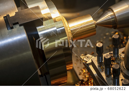 The operation of lathe machine . 68052622