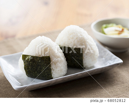 おにぎり 68052812