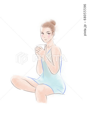 ウオーターダイエットする女性 68055596