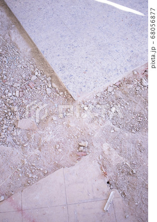 Building renovation works in appartment 68056877