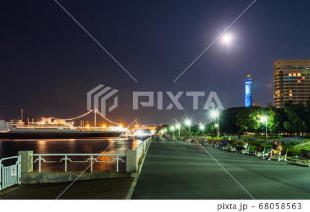 横浜 山下公園 夜景 横浜 山下公園 夜景 68058563