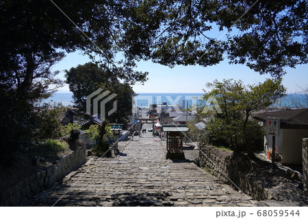 久能山東照宮の参道と駿河湾 久能山東照宮の参道と駿河湾 68059544