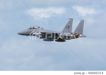 アメリカ空軍F-15Eストライクイーグル低空飛行 68060354