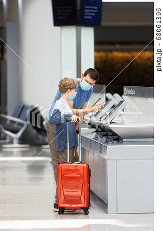 family travel during coronavirus pandemic 68061396