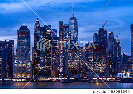 《ニューヨーク》マンハッタンの夜景・ブルックリンハイツプロムナード 《ニューヨーク》マンハッタンの夜景・ブルックリンハイツプロムナード 68061640