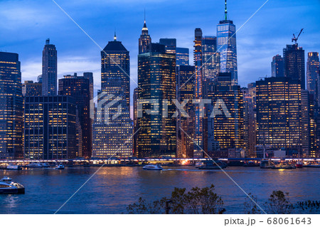《ニューヨーク》マンハッタンの夜景・ブルックリンハイツプロムナード 《ニューヨーク》マンハッタンの夜景・ブルックリンハイツプロムナード 68061643