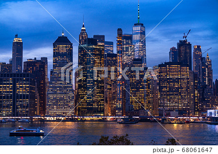 《ニューヨーク》マンハッタンの夜景・ブルックリンハイツプロムナード 《ニューヨーク》マンハッタンの夜景・ブルックリンハイツプロムナード 68061647