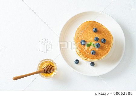 蜂蜜とホットケーキ 蜂蜜とホットケーキ 68062289