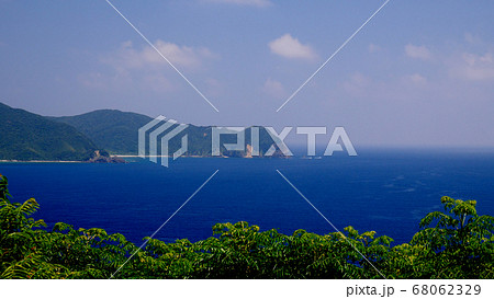 奄美大島の大和村の海岸 68062329