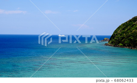奄美大島の大和村の海岸 68062433