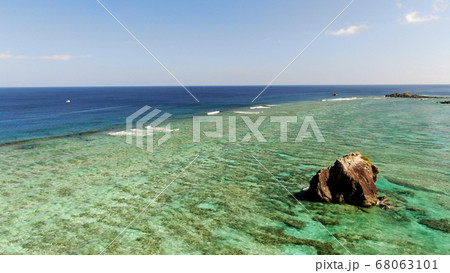 奄美大島の大浜海浜公園の空撮 奄美大島の大浜海浜公園の空撮 68063101