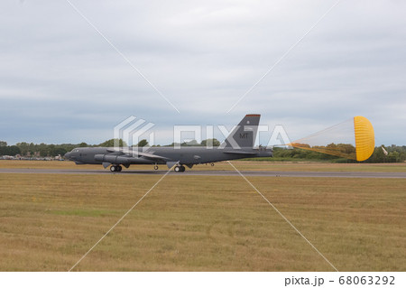 アメリカ空軍B-52H戦略爆撃機着陸 アメリカ空軍B-52H戦略爆撃機着陸 68063292